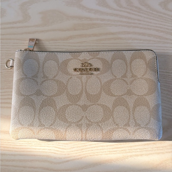 Coach Wristlet - Picture 1 of 3